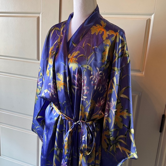 Cabernet Kimono Robe - Picture 5 of 6